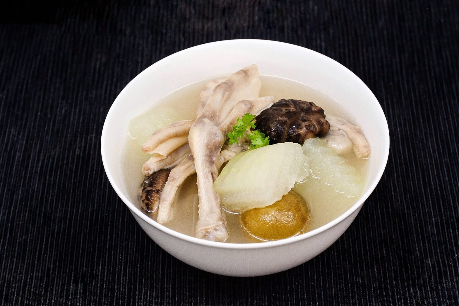 ขาเป็ดตุ๋นมะนาวดอง