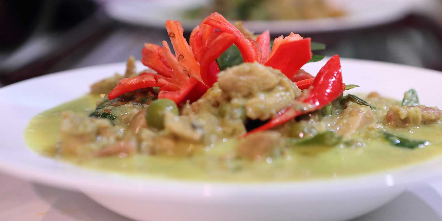 แกงเขียวหวานไก่: คุณธวัลรัตน์ แก้วไทรนันท์ - Cp Brandsite เติมชีวิตที่ดี
